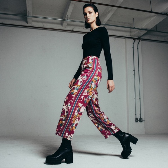 ✨ Anthropologie Akemi + Kin Floral Wide-Leg Pants - Picture 4 of 10